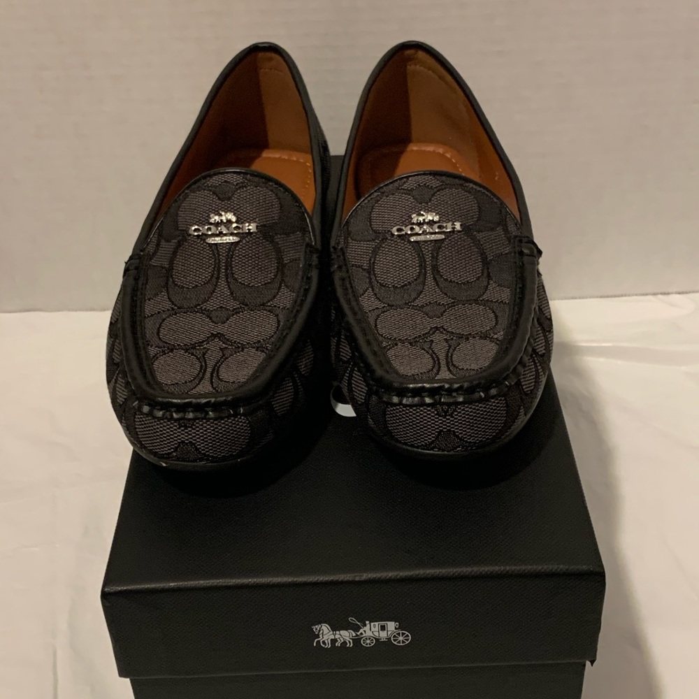 Coach signature driver/women’s size 6.5 **NEW*
